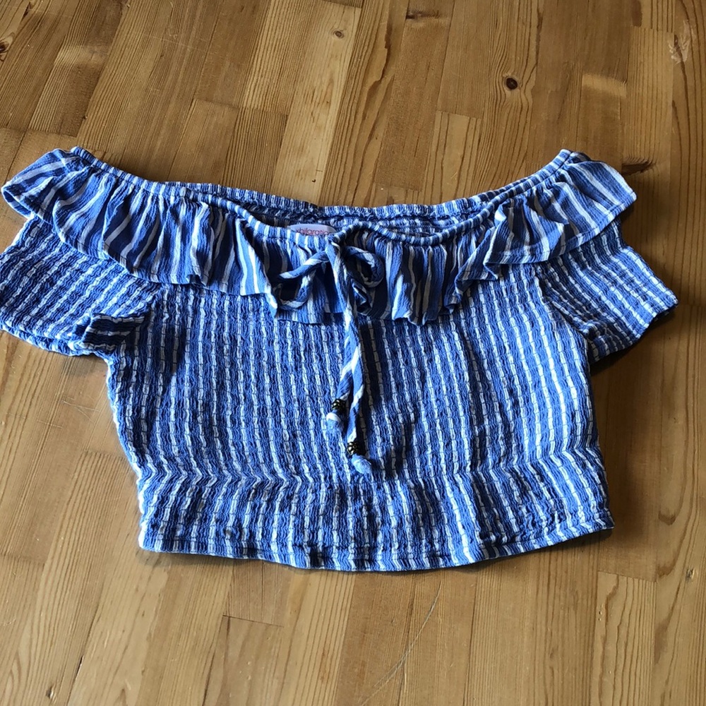 Stretchy crop top
